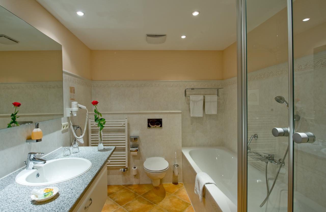 Hotel Habichtstein أليكسيسباد المظهر الخارجي الصورة